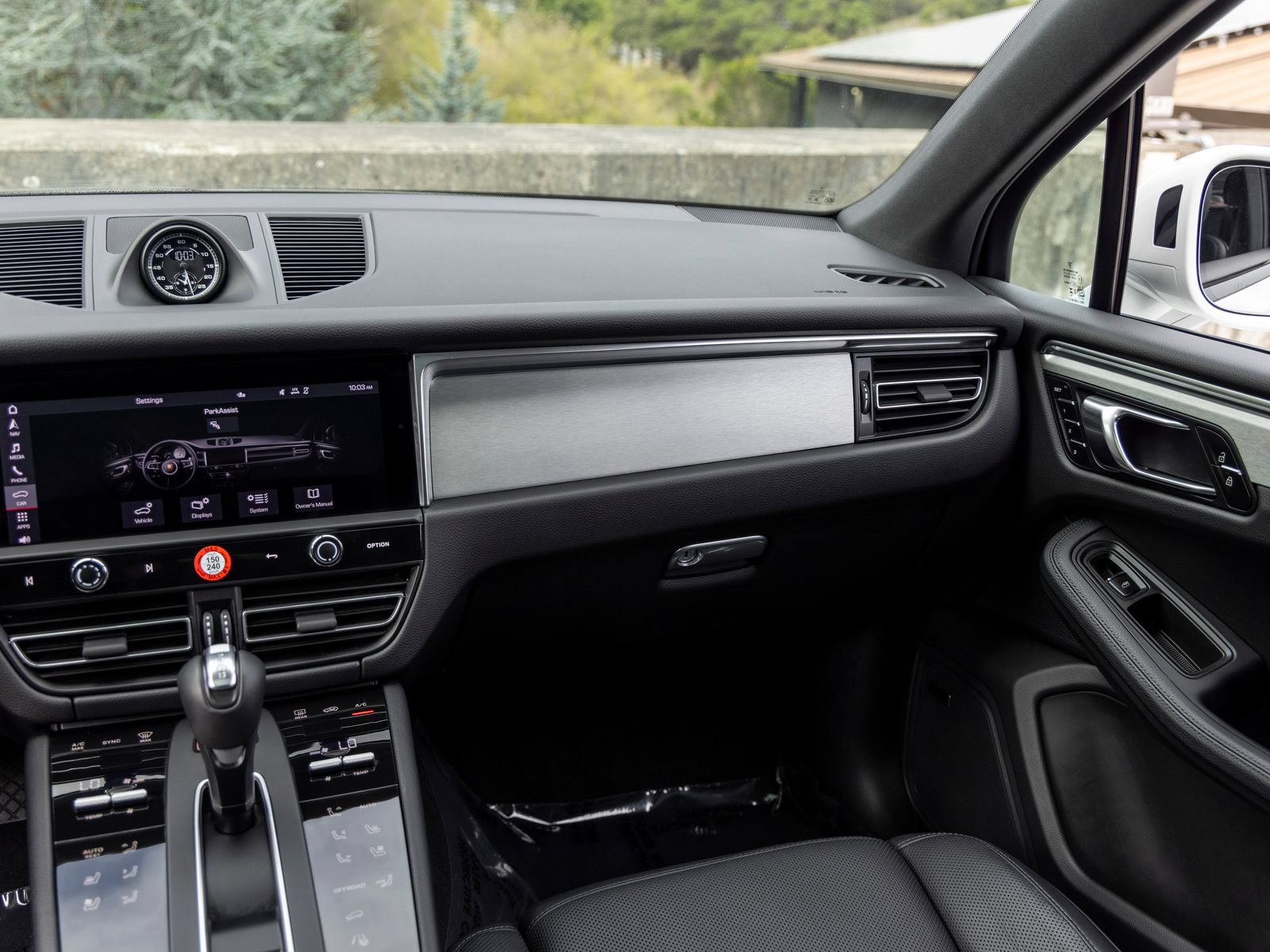 Certified 2026 Porsche Macan AWD/4WD image 48