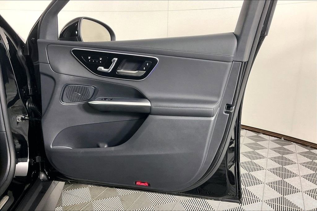 Used 2026 Mercedes-Benz GLC 300 4MATIC image 16