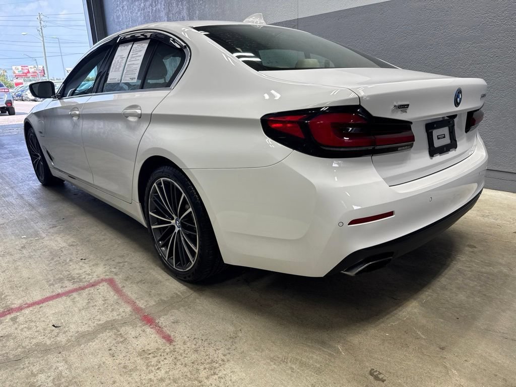 Used 2023 BMW 530e xDrive w/ Premium Package AWD/4WD image 10