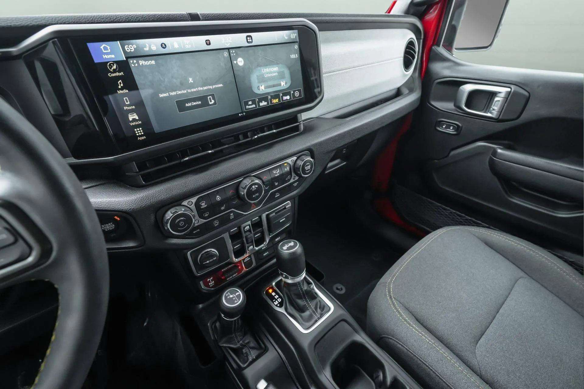 Used 2024 Jeep Wrangler Willys image 4