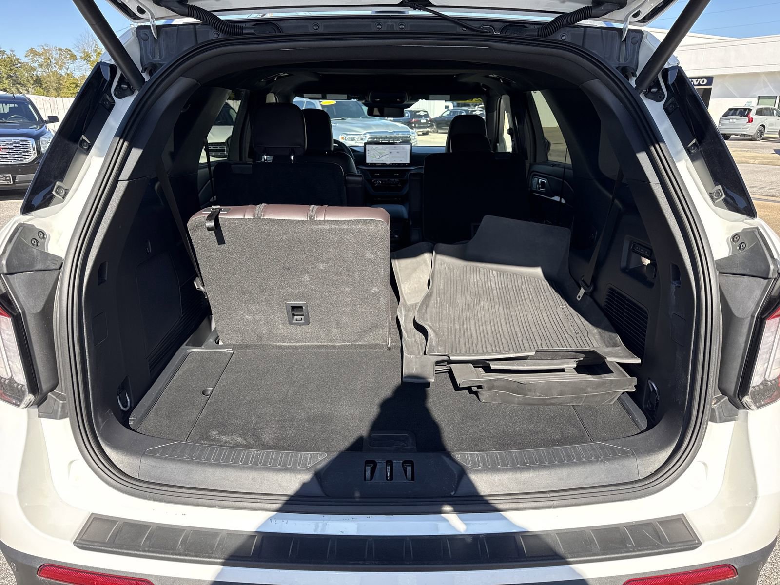 Used 2025 Ford Explorer Platinum w/ Ultimate Package image 39