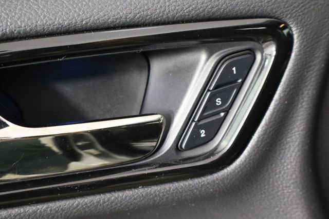 Used 2022 Dodge Durango R/T w/ Blacktop Package AWD/4WD image 23