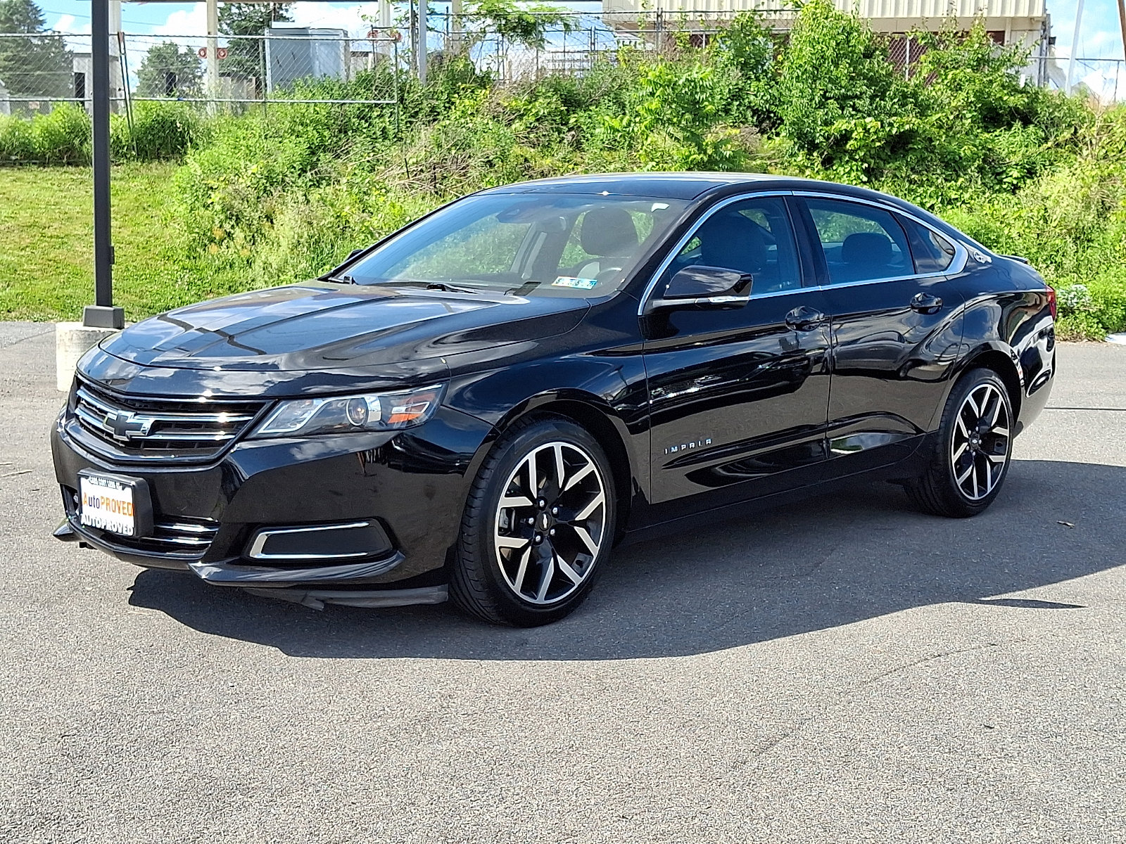 Used 2017 Chevrolet Impala LT FWD image 3