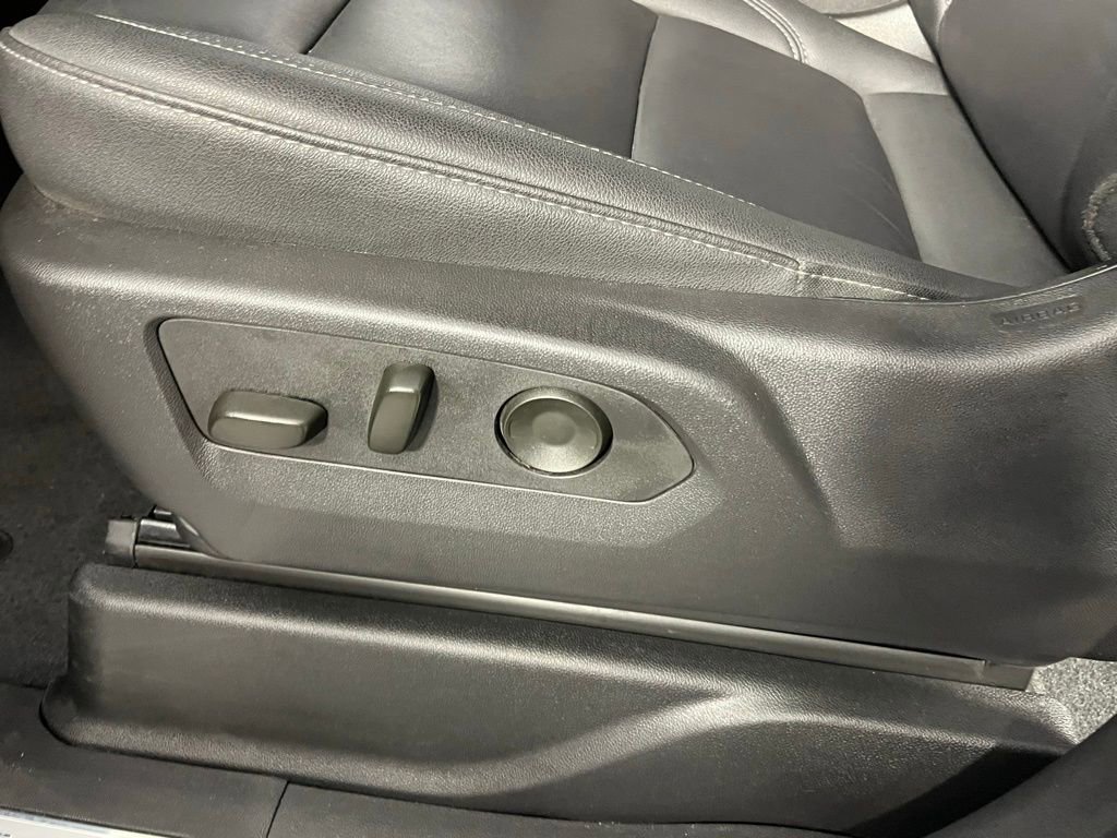 Used 2025 Chevrolet Tahoe LT image 24