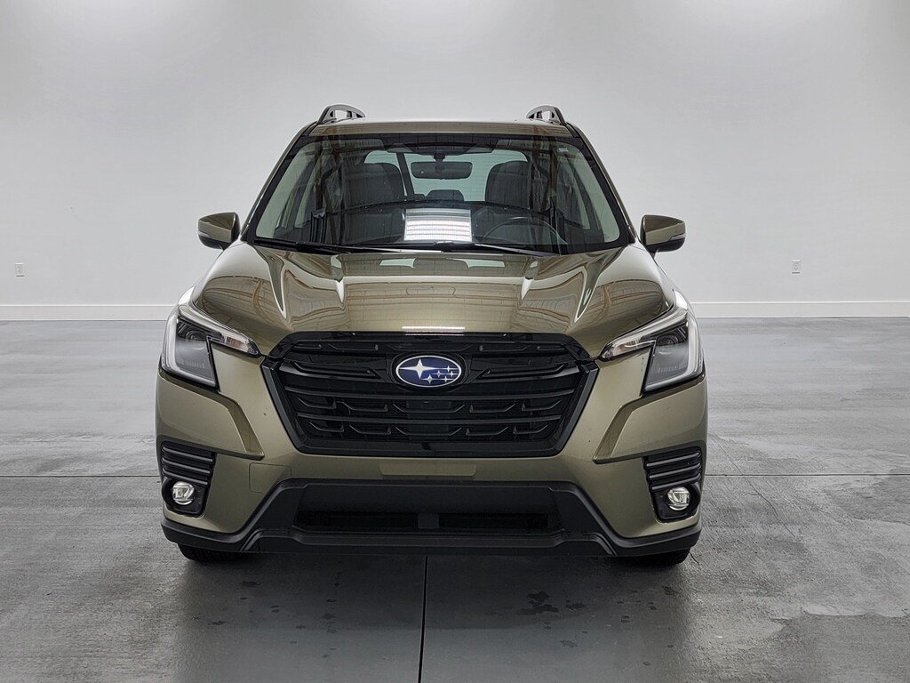 Used 2024 Subaru Forester Limited AWD/4WD image 3