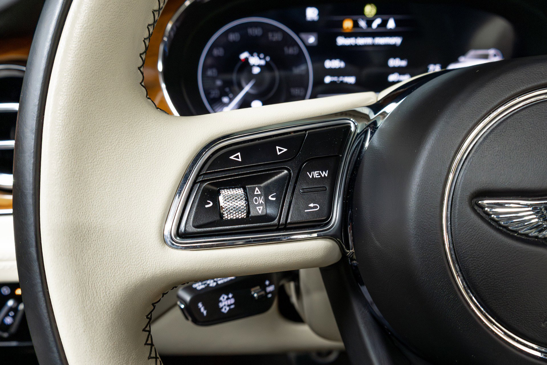Used 2021 Bentley Bentayga w/ First Edition Specification AWD/4WD image 70