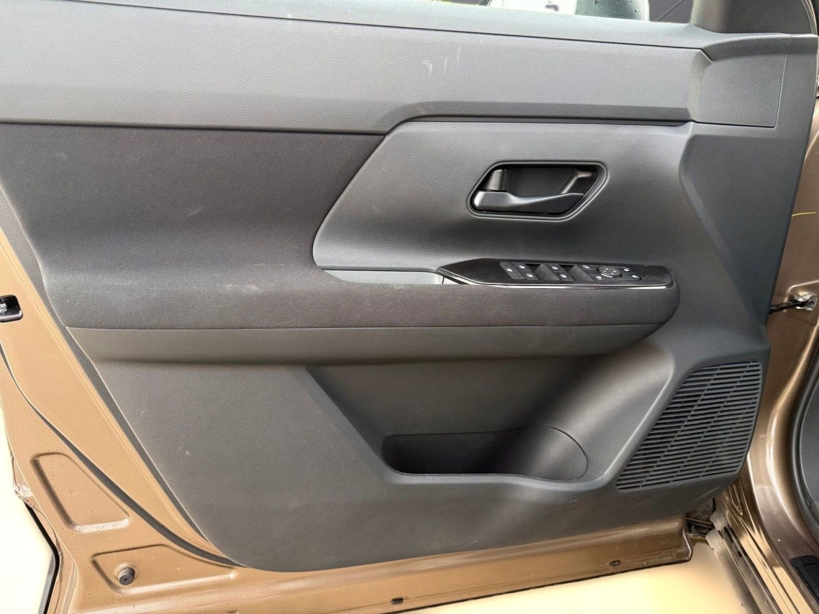 New 2026 Nissan Kicks SR w/ Cold Weather Package image 21