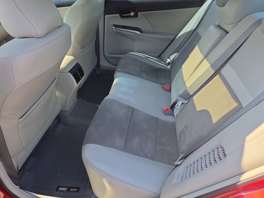 Used 2012 Toyota Camry XLE w/ Leather Pkg FWD image 12