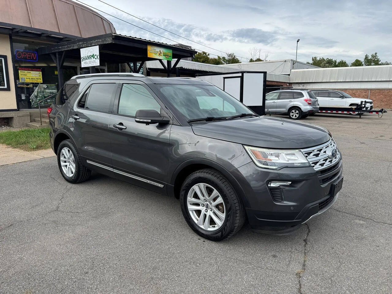 Used 2019 Ford Explorer XLT w/ Equipment Group 202A AWD/4WD image 5
