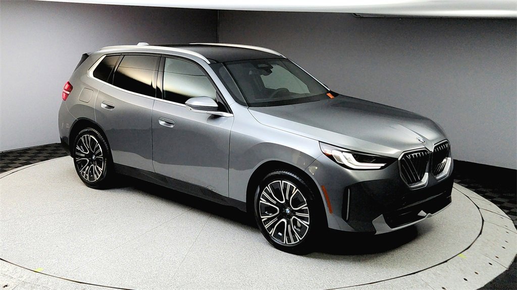 Used 2025 BMW X3 xDrive30i w/ Premium Package image 13