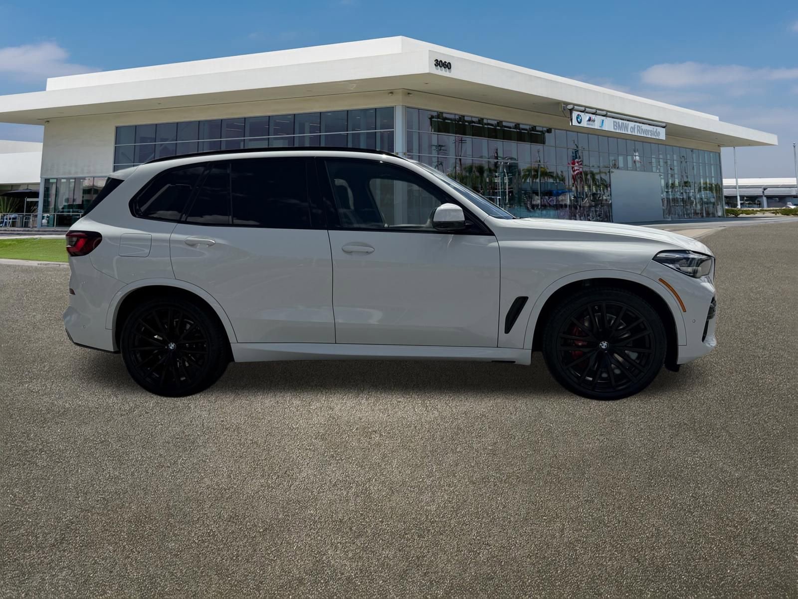 Certified 2022 BMW X5 xDrive40i w/ M Sport Package image 12