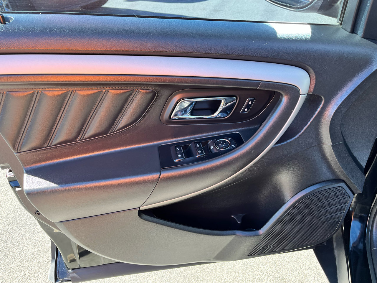 Used 2018 Ford Taurus SEL w/ Equipment Group 201A image 12