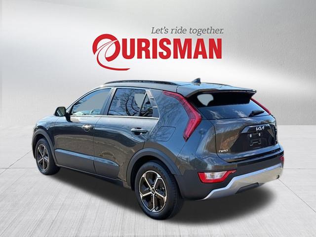 Used 2023 Kia Niro LX image 4