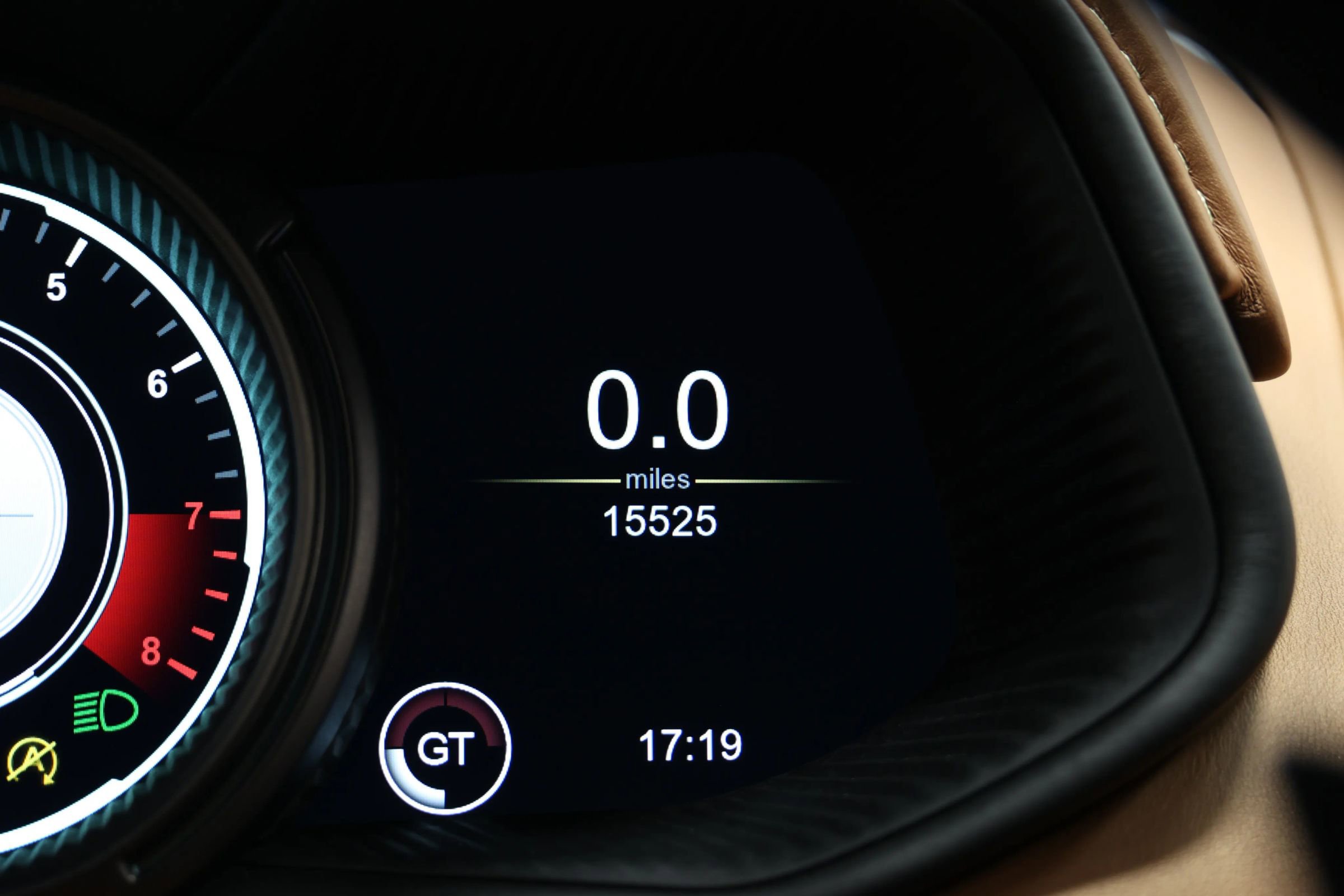 Used 2020 Aston Martin DB11 AMR image 31