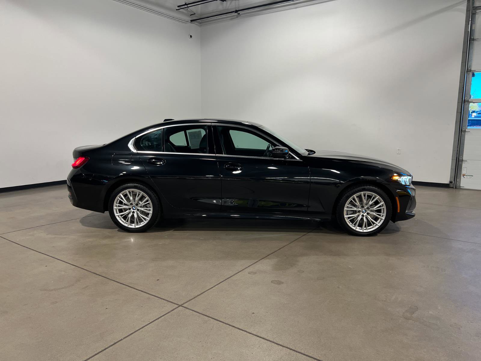 Used 2024 BMW 330i xDrive Sedan image 2