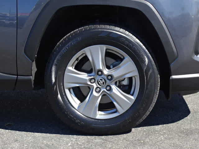 Used 2024 Toyota RAV4 XLE FWD image 8