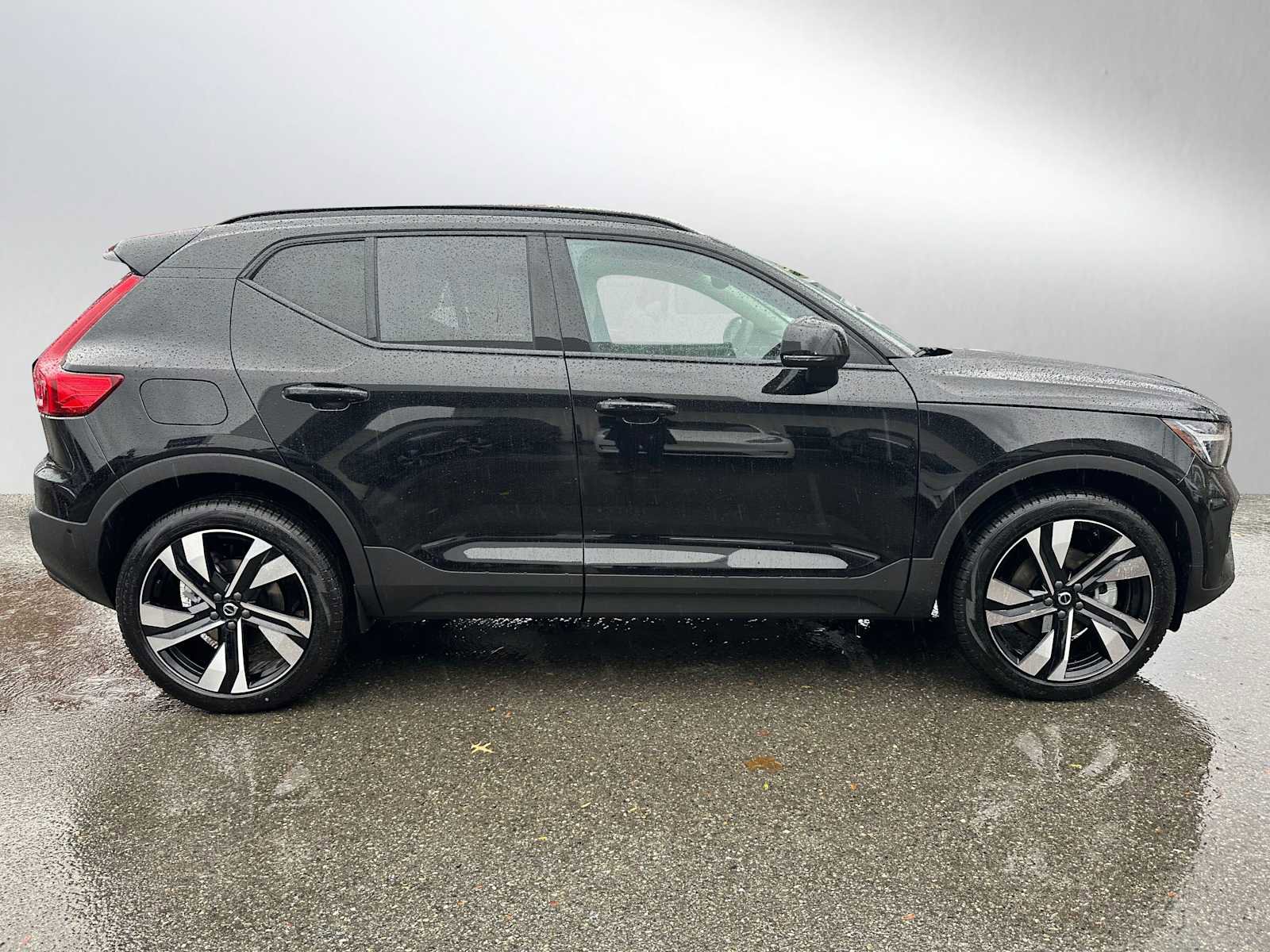 New 2026 Volvo XC40 B5 Plus w/ Climate Package image 10