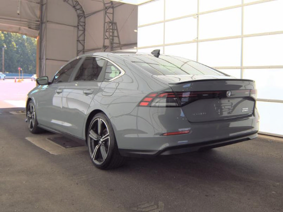 Used 2025 Honda Accord Sport image 4