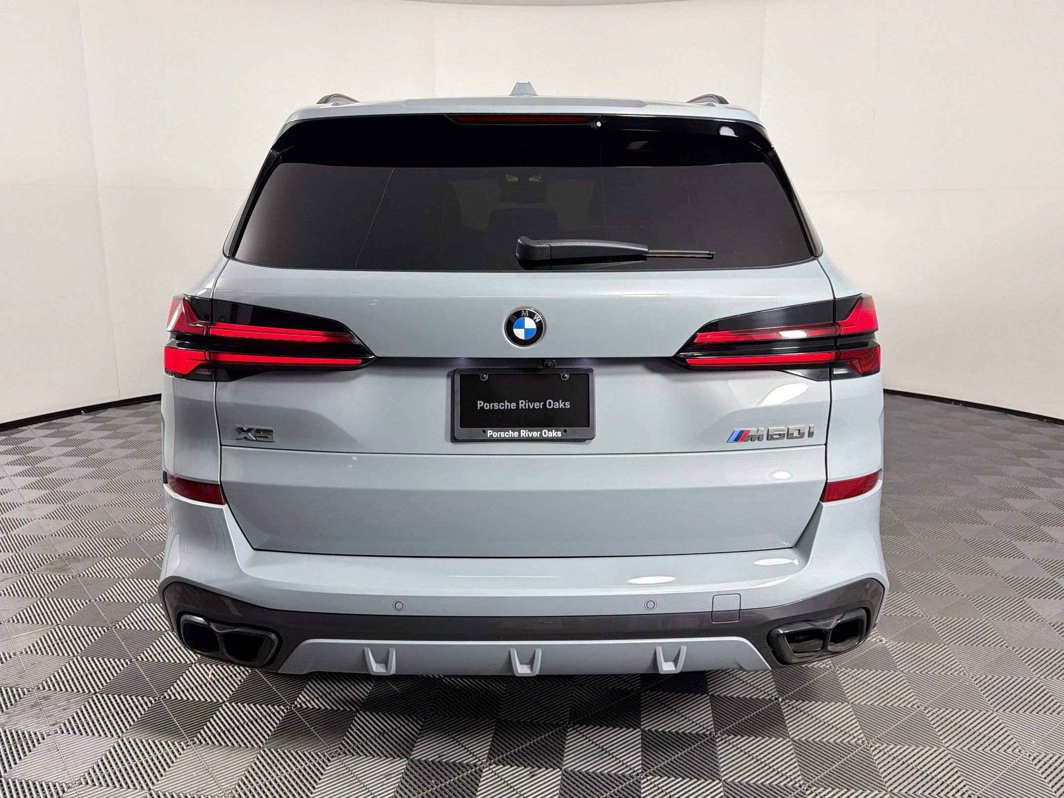 Used 2024 BMW X5 M60i w/ Executive Package image 10