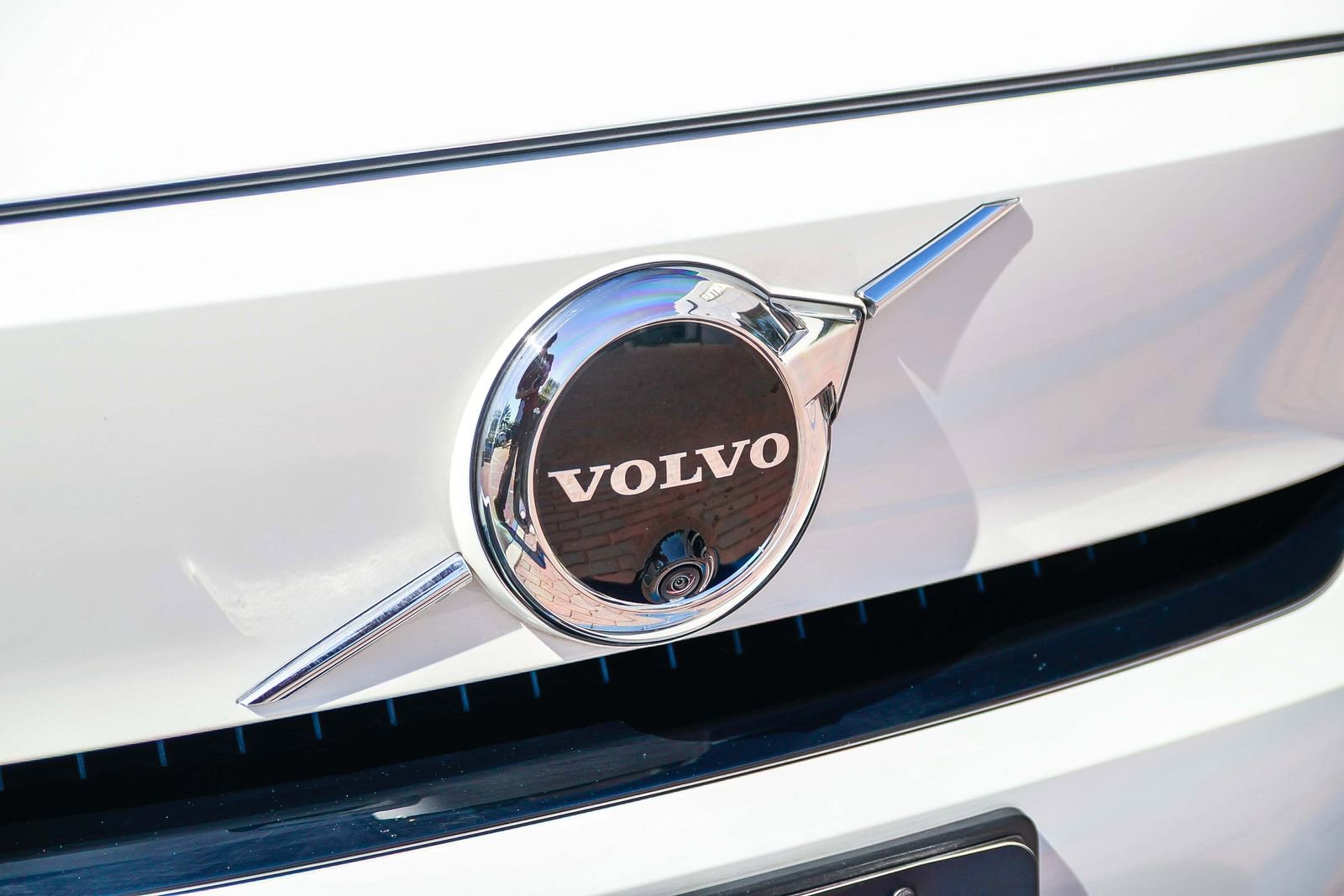 Used 2023 Volvo XC40 Recharge Plus image 13