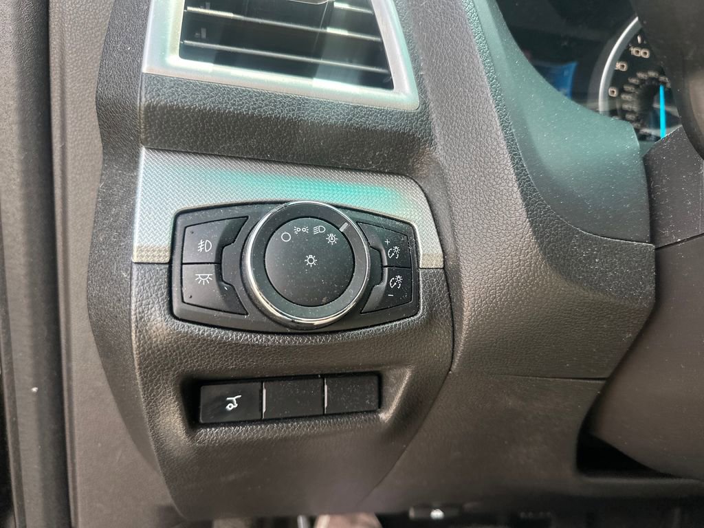 Used 2015 Ford Explorer XLT w/ Equipment Group 201B image 18