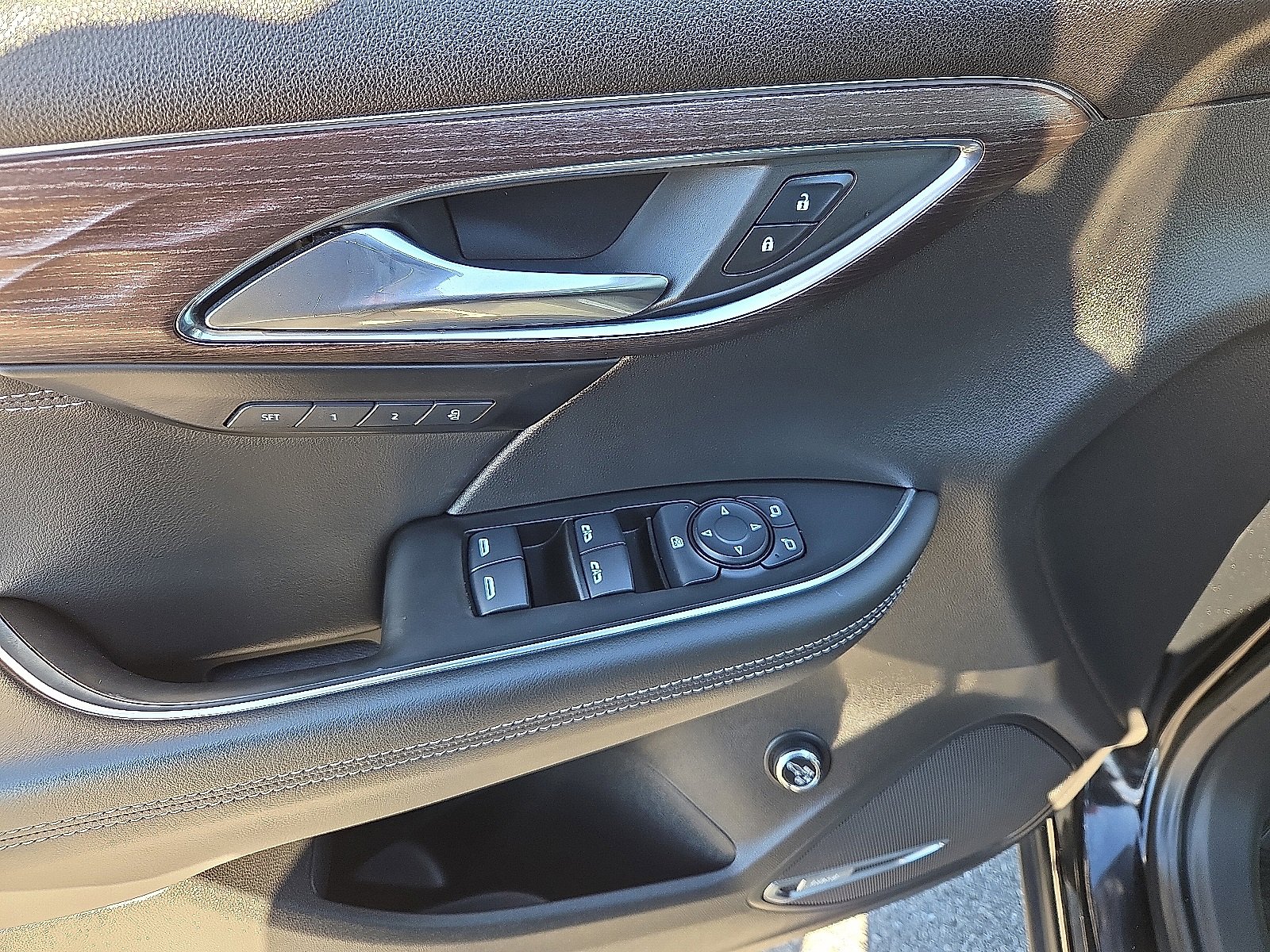 Used 2021 Buick Envision Avenir image 14