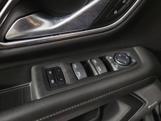 Used 2024 GMC Yukon SLT w/ SLT Luxury Package AWD/4WD image 23