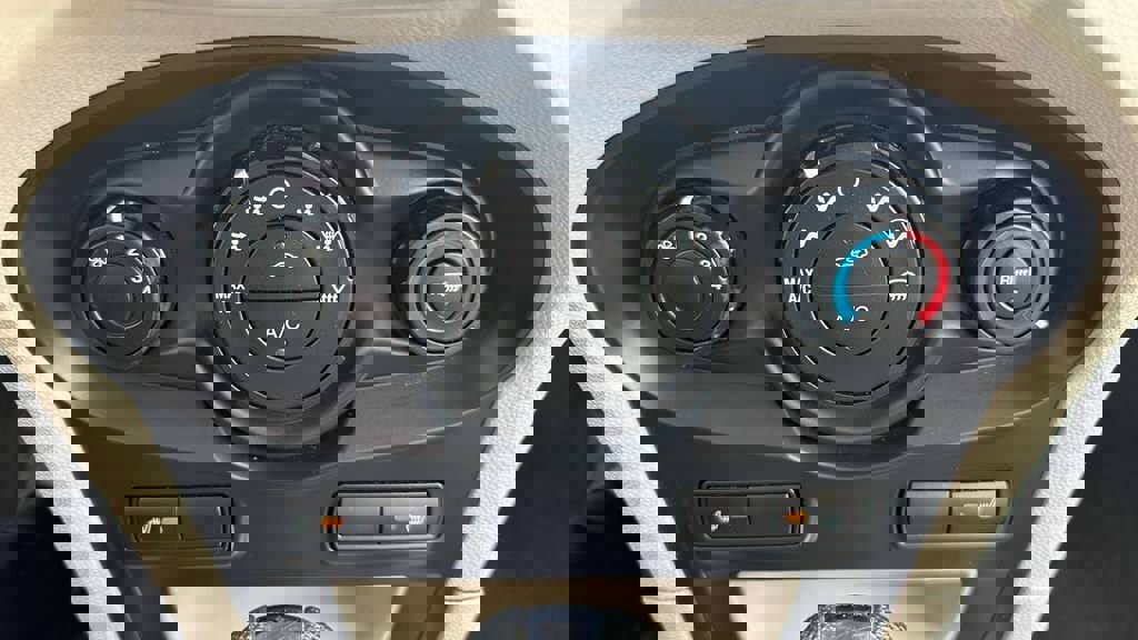 Used 2012 Ford Fiesta SE w/ Winter Pkg FWD image 14