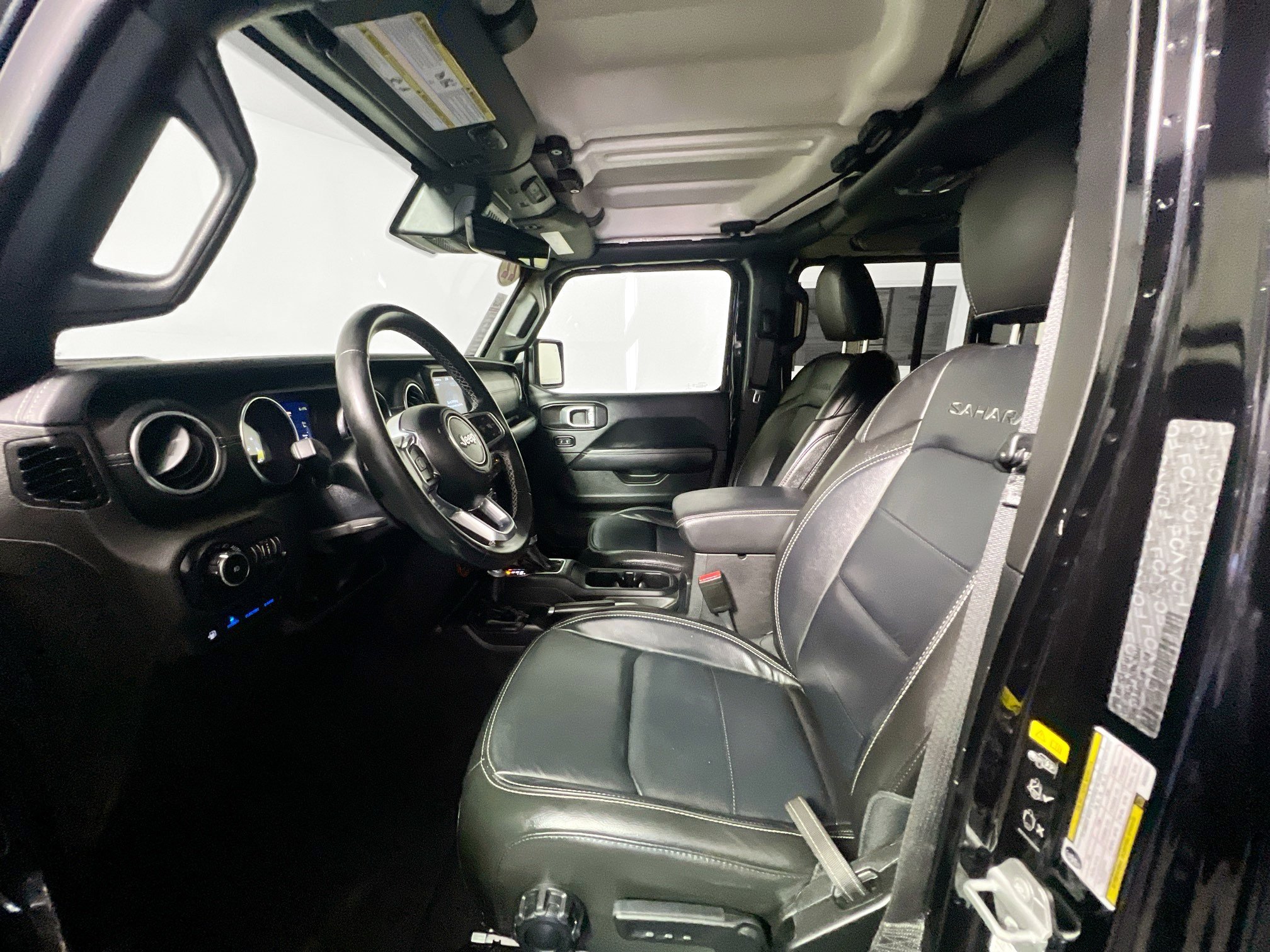 Used 2022 Jeep Wrangler Unlimited Sahara w/ Safety Group AWD/4WD image 14