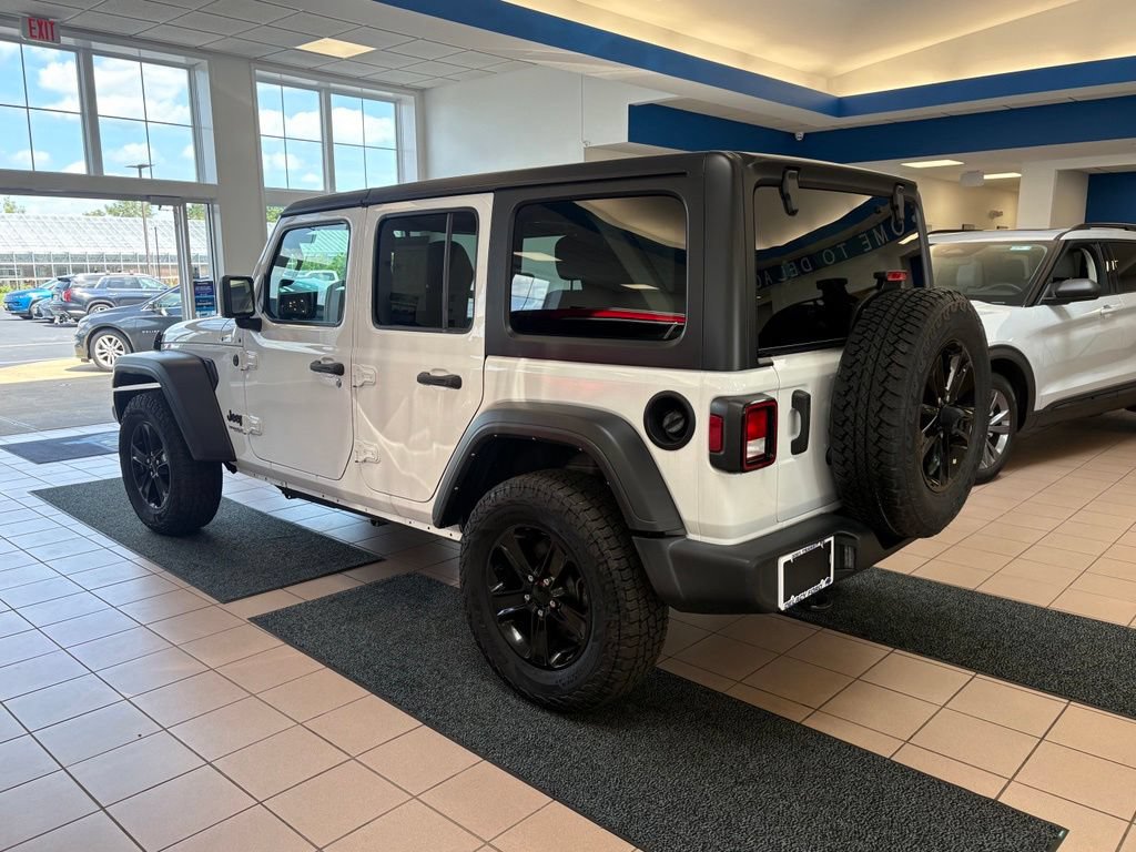 Used 2022 Jeep Wrangler Unlimited Sport AWD/4WD image 3