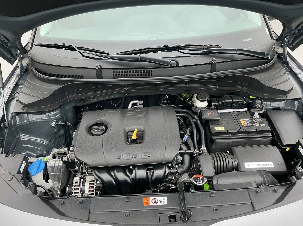 Used 2025 Kia Soul LX w/ LX Technology Package FWD image 24
