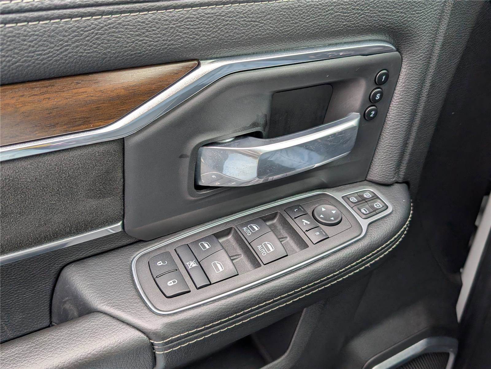 Used 2024 RAM 2500 Laramie w/ Chrome Bumper Package image 20