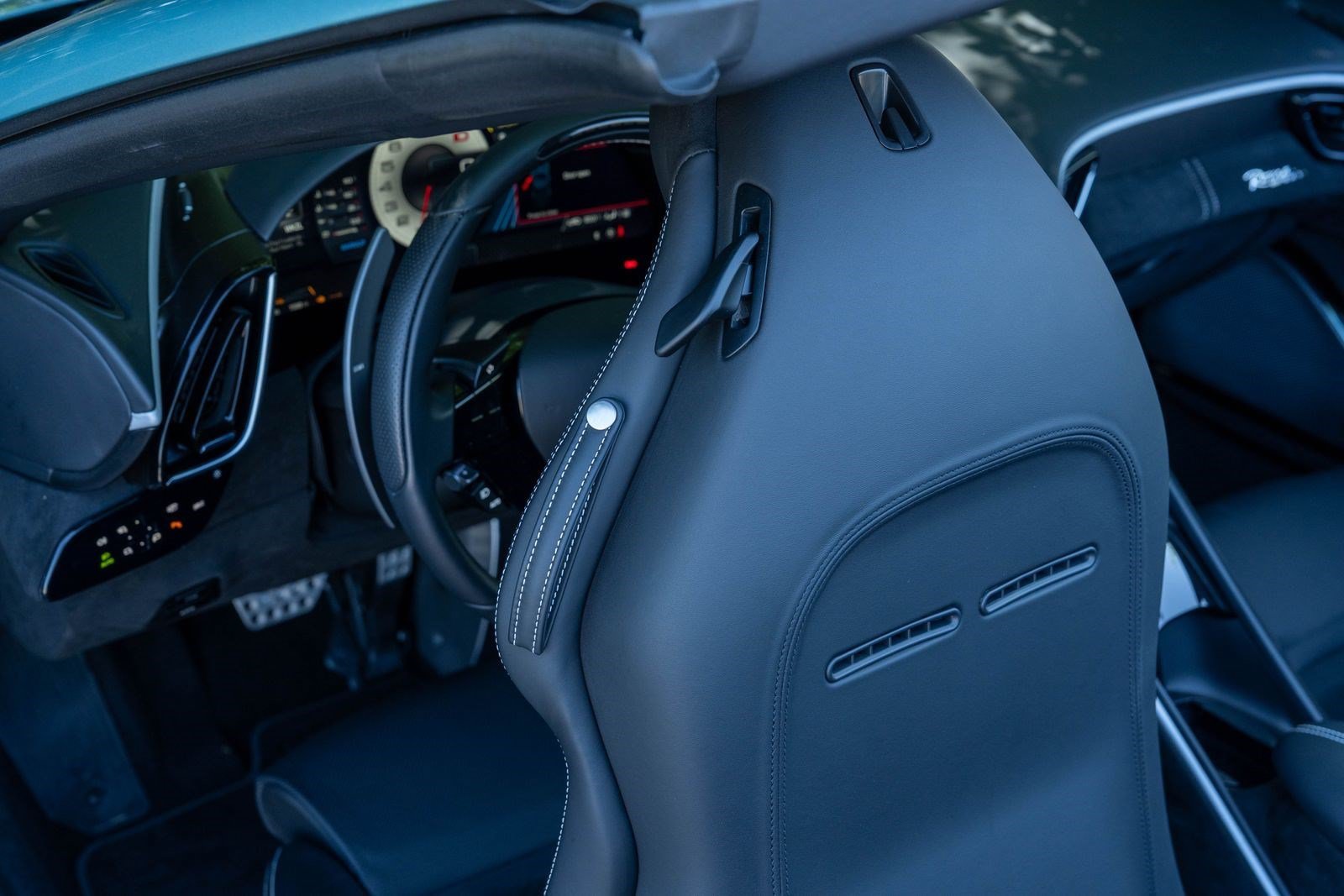Used 2024 Ferrari Roma Spider RWD image 49