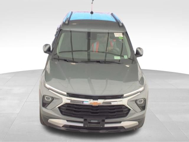 Used 2025 Chevrolet TrailBlazer LT AWD/4WD image 5