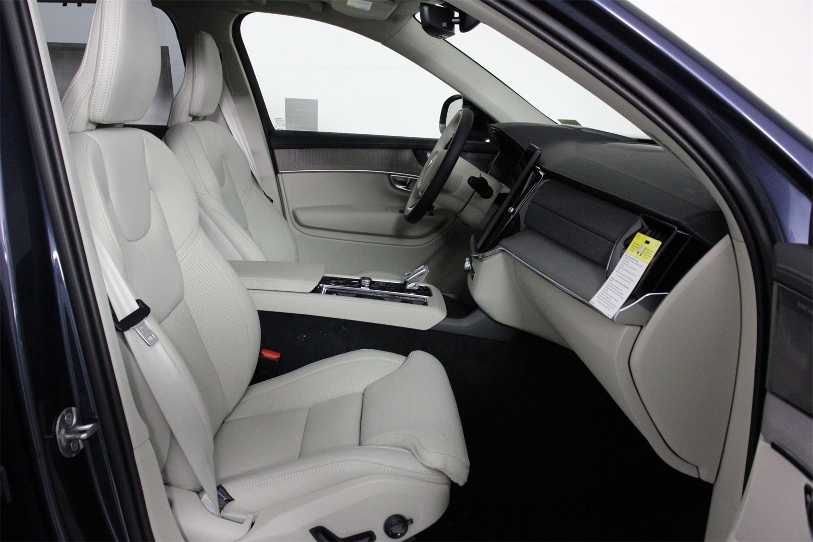 New 2026 Volvo XC90 B6 Ultra image 10