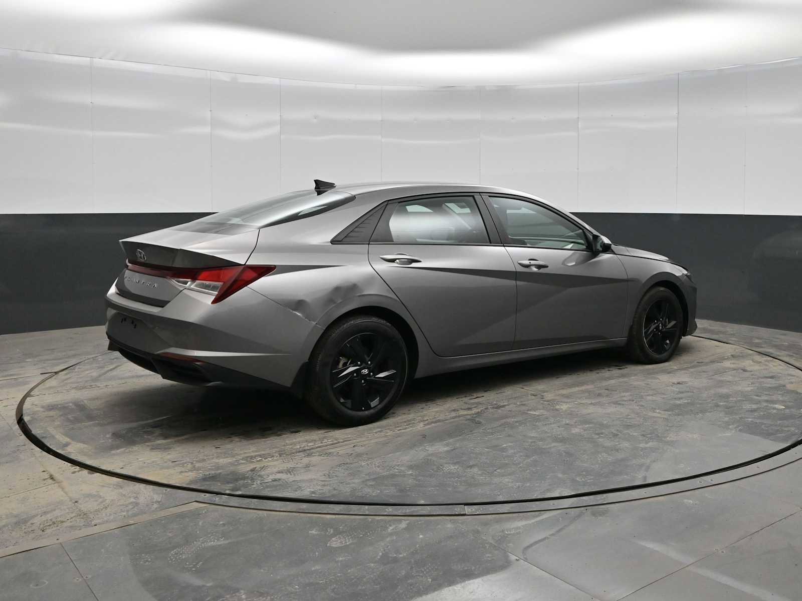 Used 2023 Hyundai Elantra SEL image 8