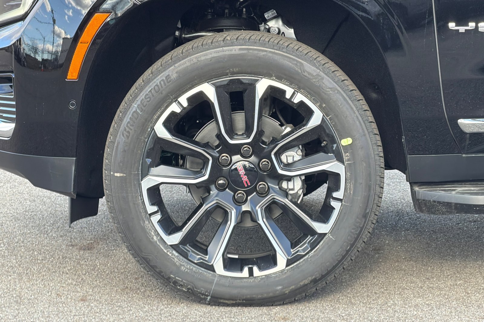New 2026 GMC Yukon Elevation AWD/4WD image 31