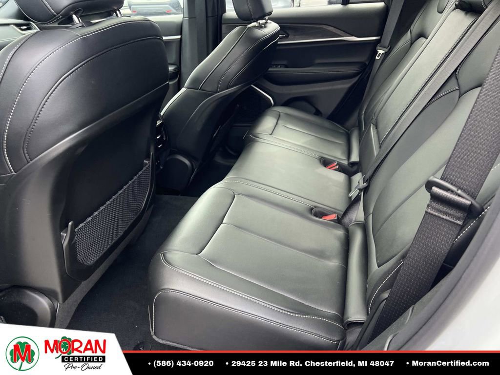 Used 2025 Jeep Grand Cherokee Limited 4xe AWD/4WD image 13
