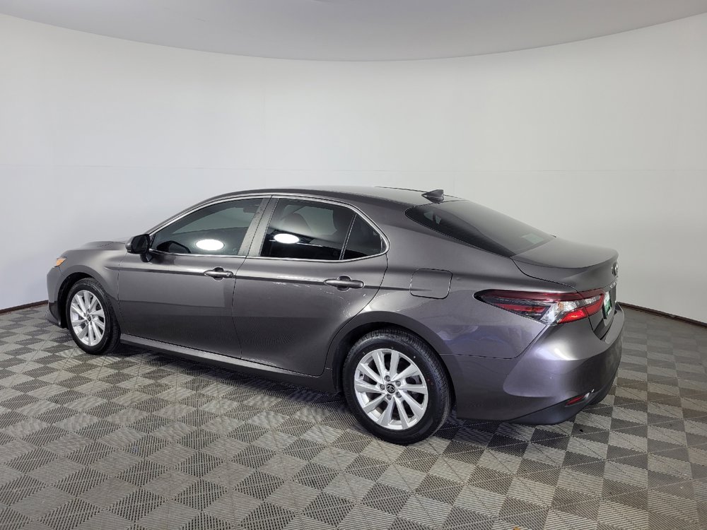 Used 2021 Toyota Camry LE FWD image 3