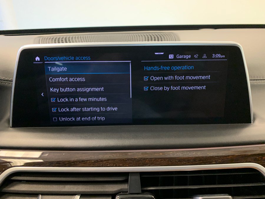 Used 2021 BMW 750i xDrive w/ Executive Package AWD/4WD image 43