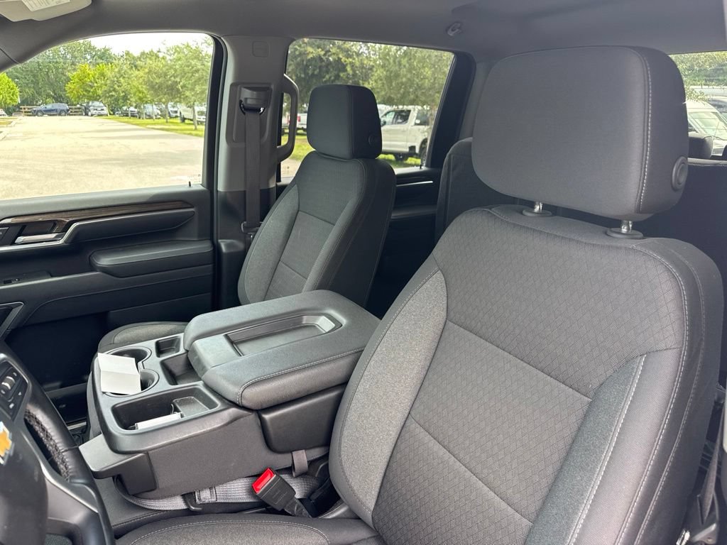 Used 2025 Chevrolet Silverado 2500 LT w/ Convenience Package AWD/4WD image 10