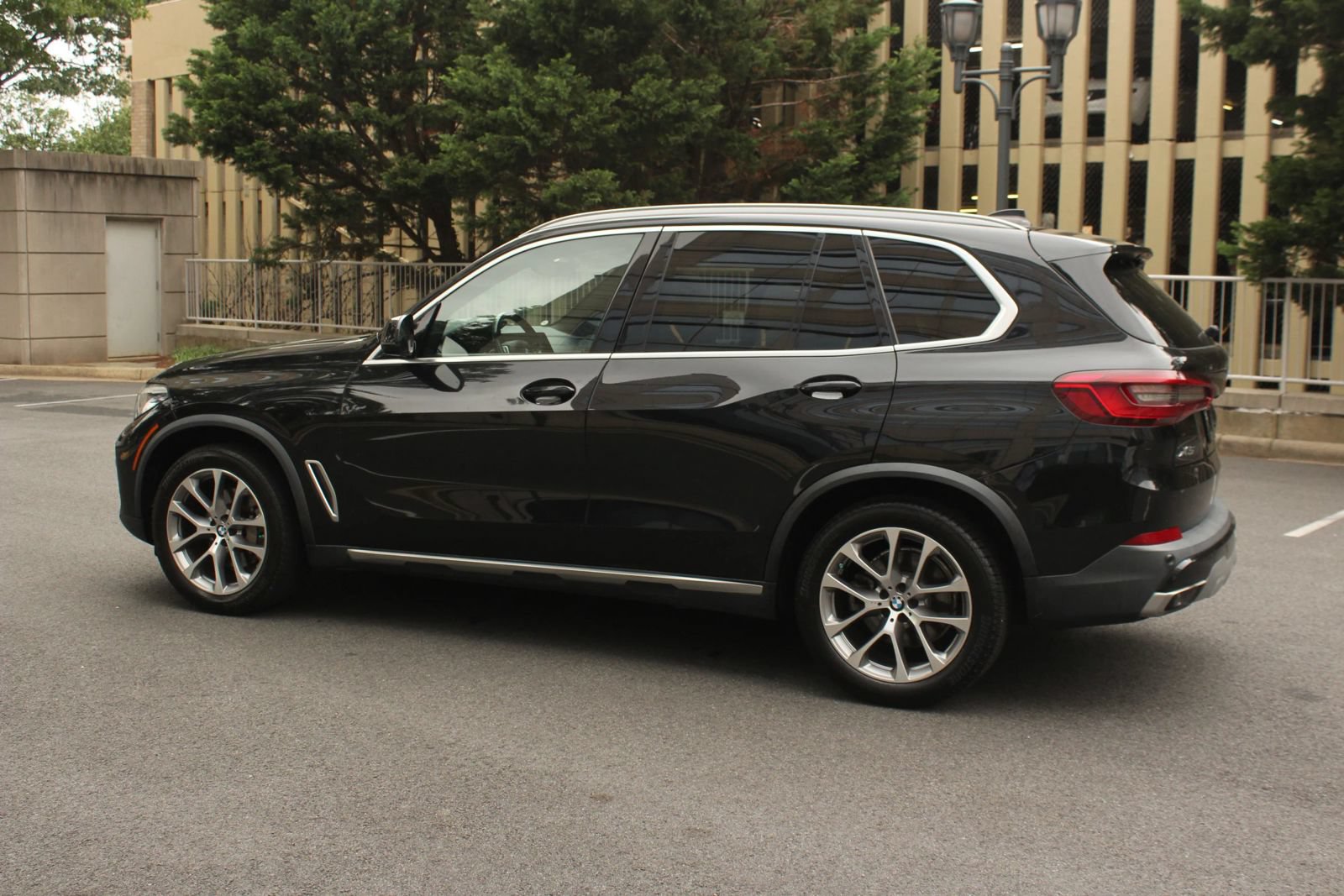 Used 2019 BMW X5 xDrive40i w/ Premium Package 2 AWD/4WD image 9