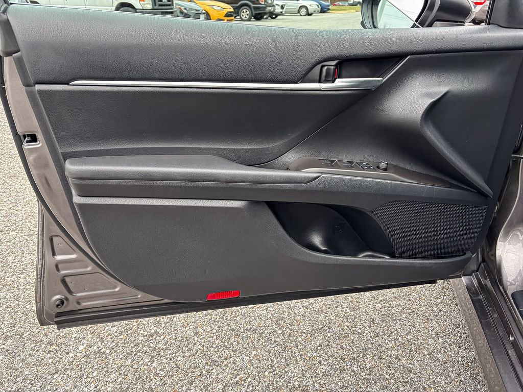 Used 2022 Toyota Camry LE image 13