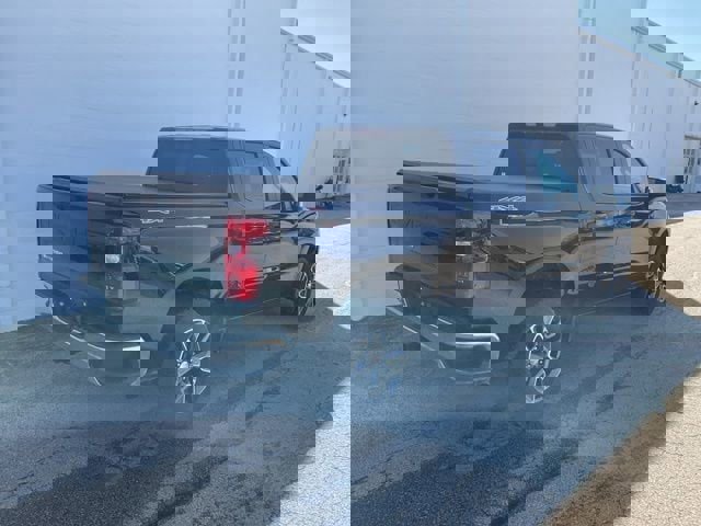 Used 2024 Chevrolet Silverado 1500 LT image 4