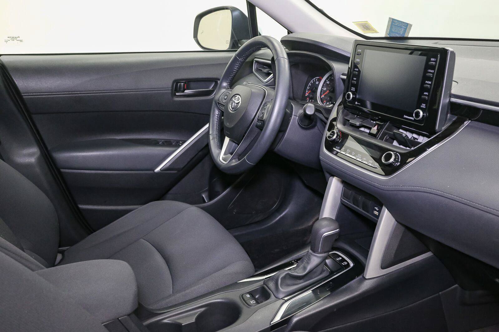 Used 2022 Toyota Corolla Cross LE w/ Moonroof Package AWD/4WD image 21