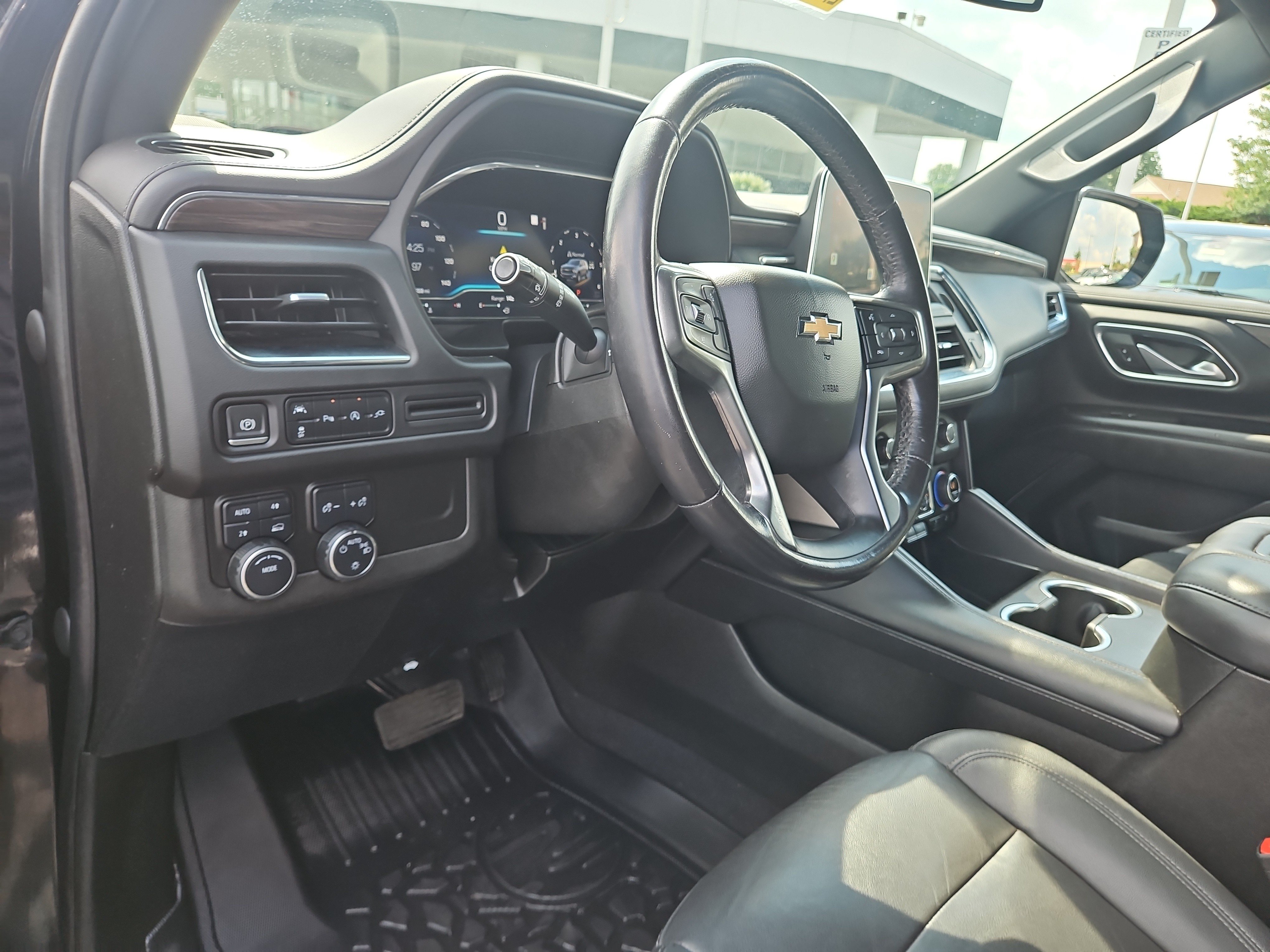 Used 2022 Chevrolet Suburban LT AWD/4WD image 18