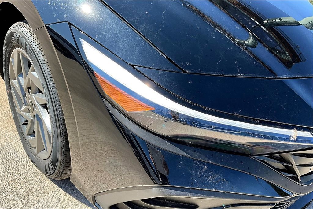 New 2025 Hyundai Elantra Blue FWD image 27