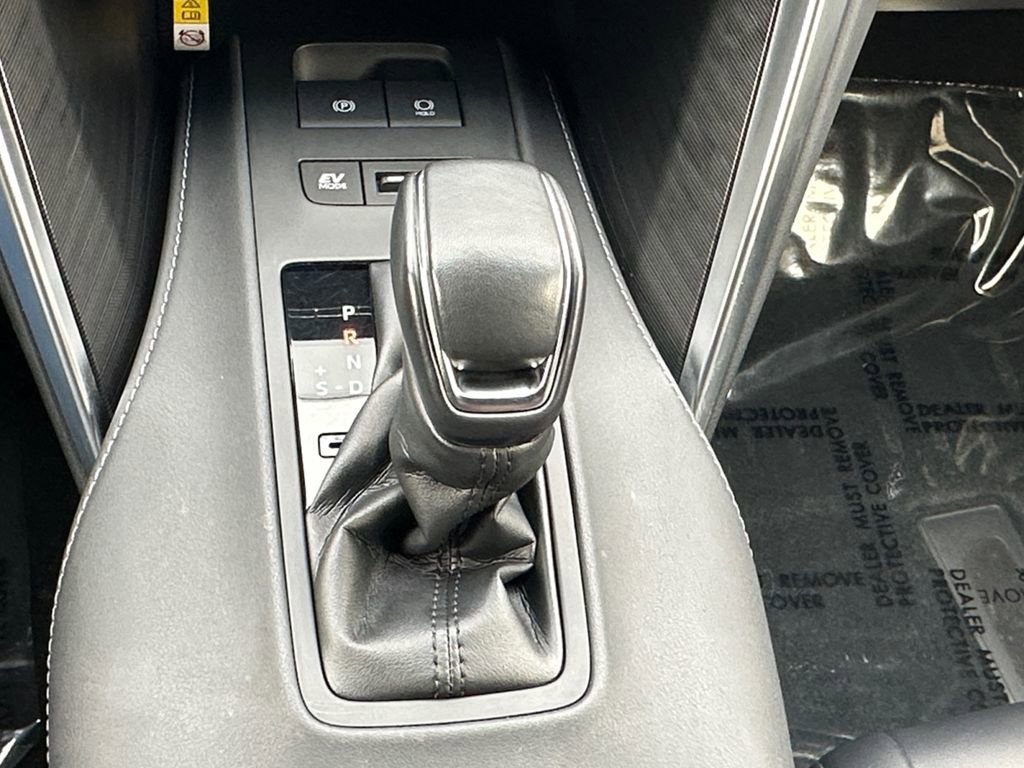 Used 2022 Toyota Venza XLE image 14