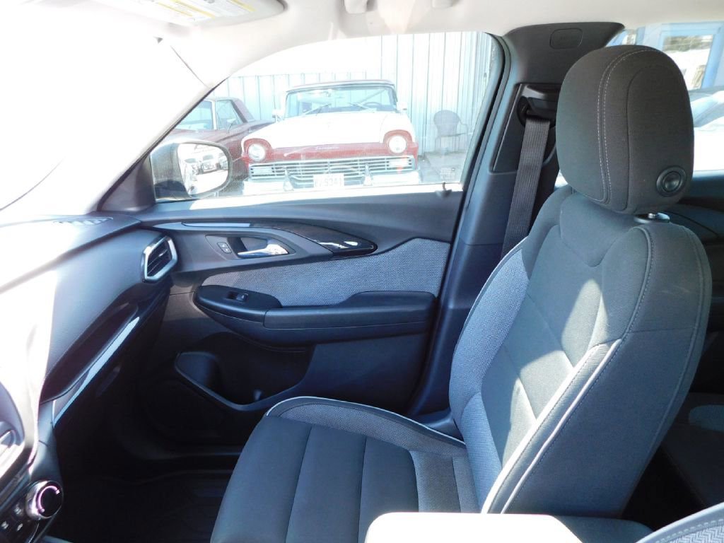 Used 2021 Chevrolet TrailBlazer LS image 31
