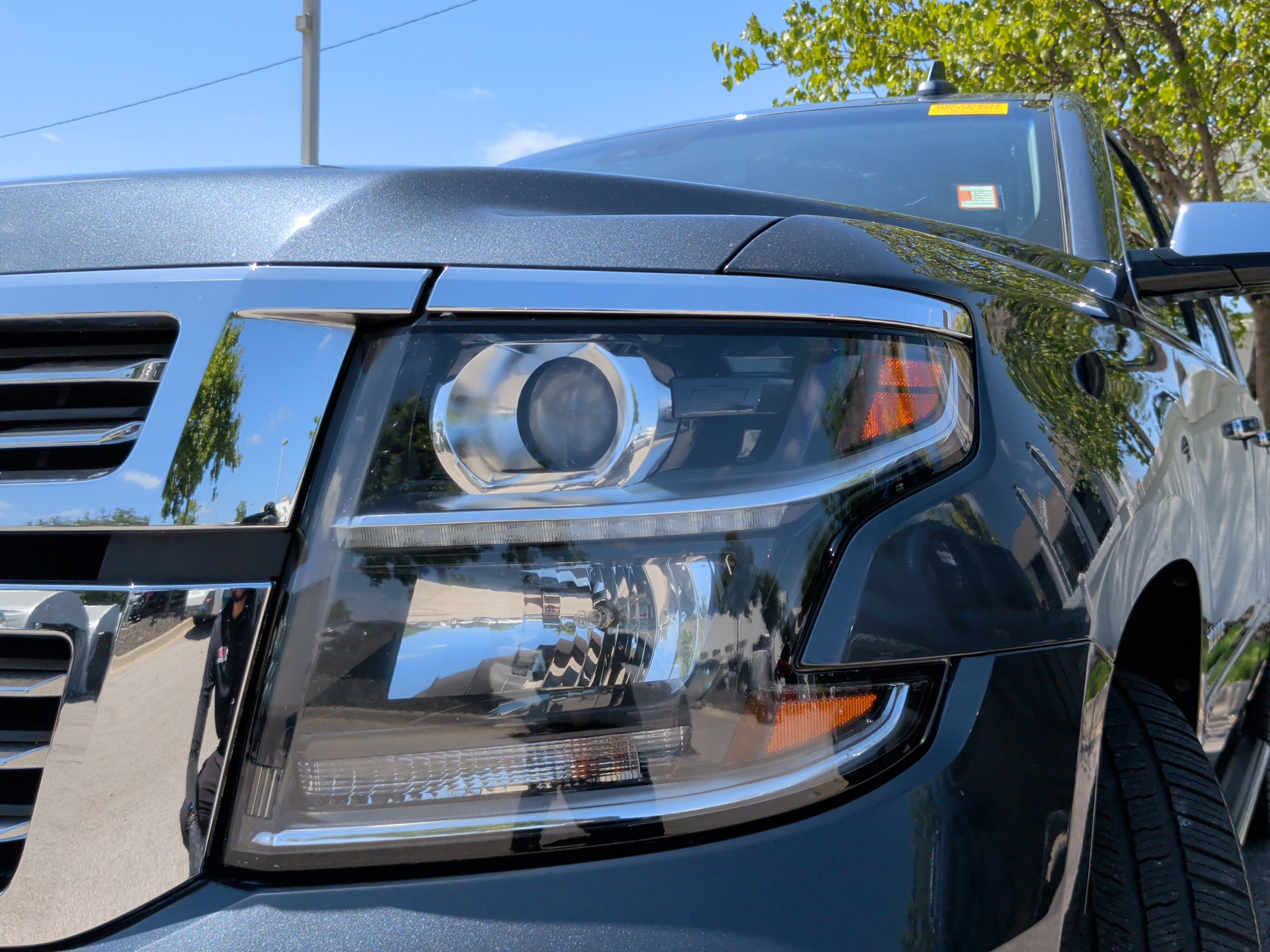 Used 2019 Chevrolet Tahoe Premier RWD image 3